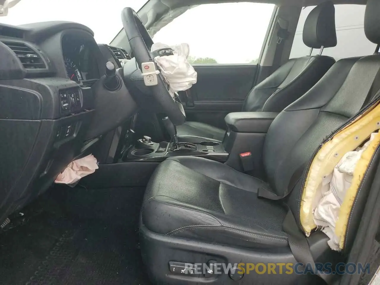 7 Photograph of a damaged car JTEBU5JR7K5623365 TOYOTA 4RUNNER 2019