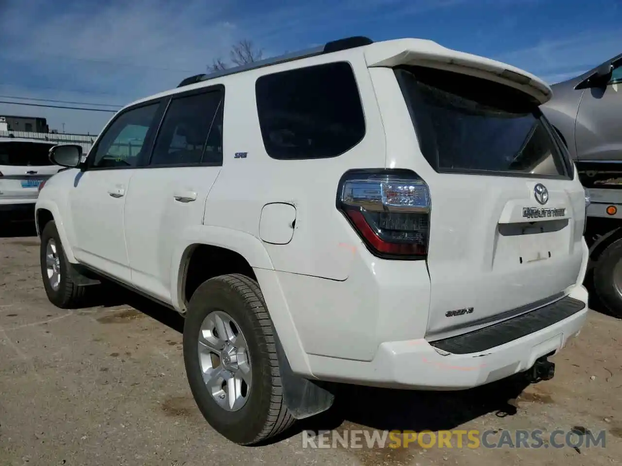 3 Photograph of a damaged car JTEBU5JR7K5637007 TOYOTA 4RUNNER 2019