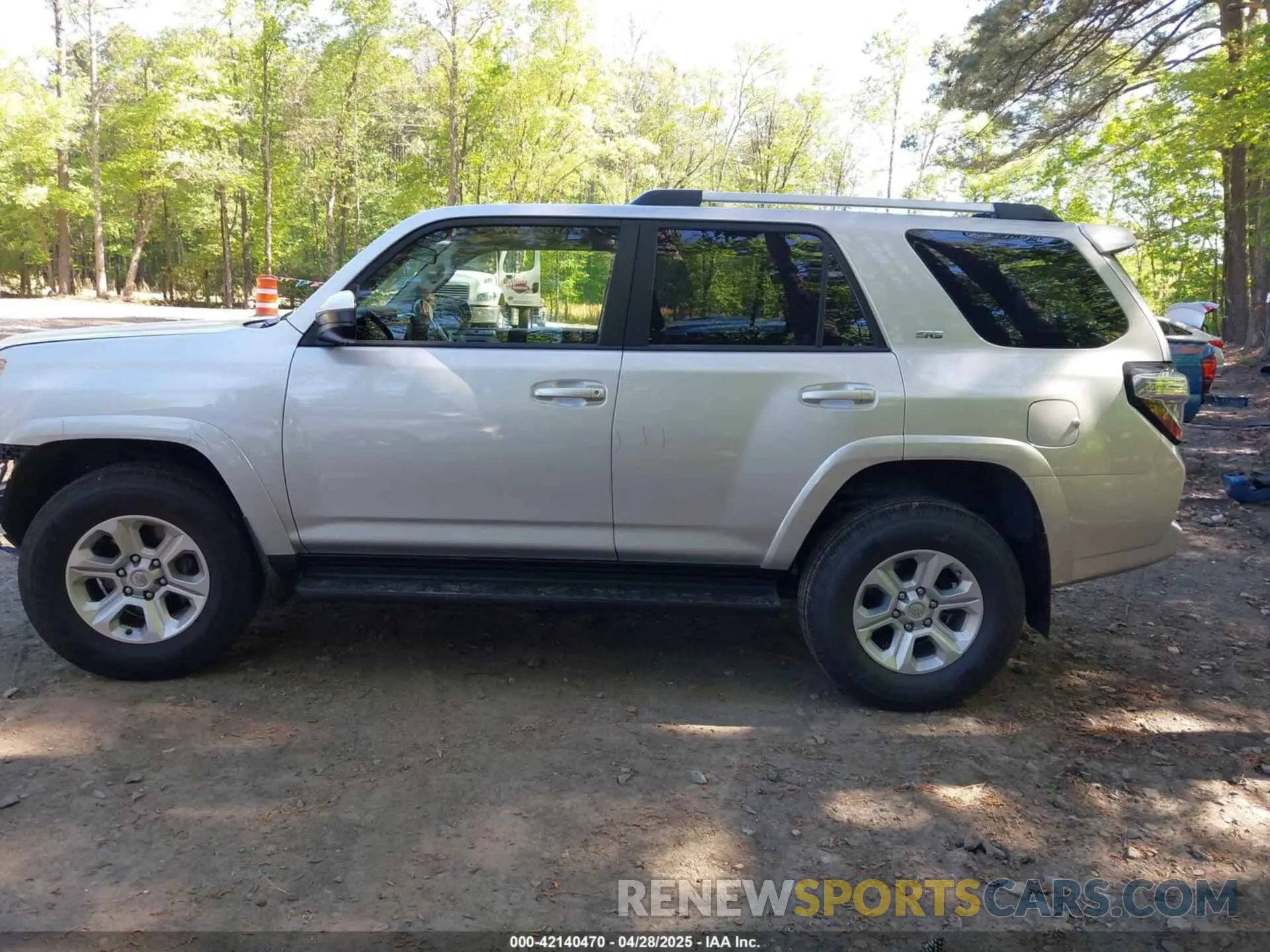 14 Photograph of a damaged car JTEBU5JR7K5656026 TOYOTA 4RUNNER 2019