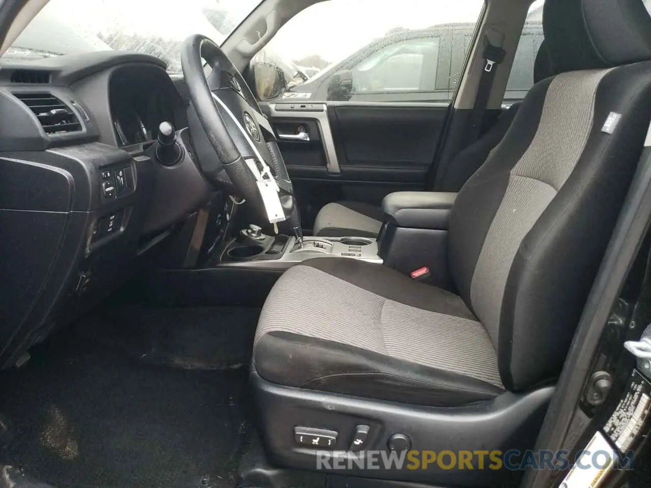 7 Photograph of a damaged car JTEBU5JR7K5665518 TOYOTA 4RUNNER 2019