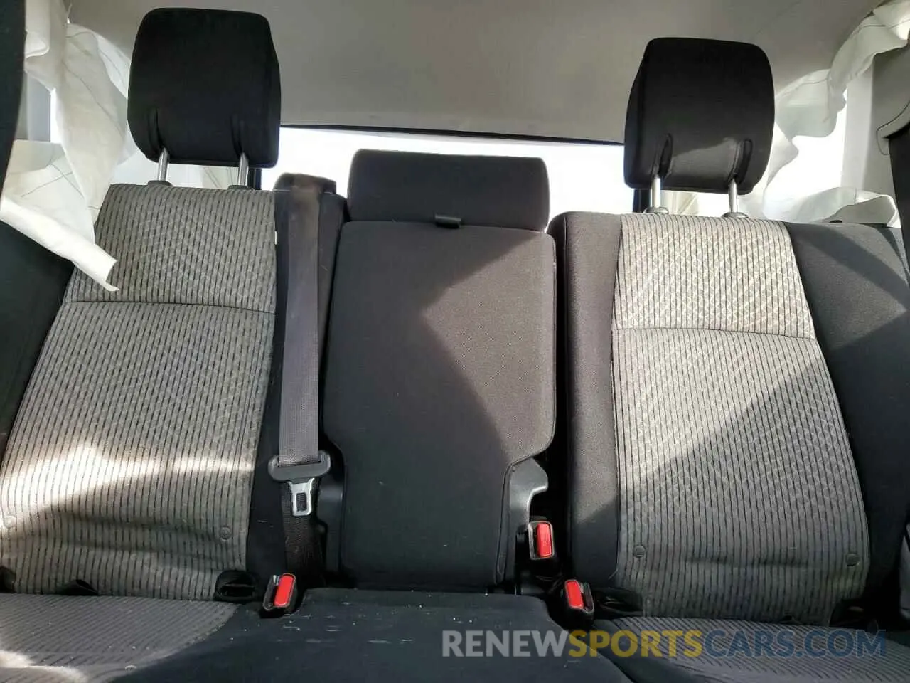 10 Photograph of a damaged car JTEBU5JR7K5680472 TOYOTA 4RUNNER 2019