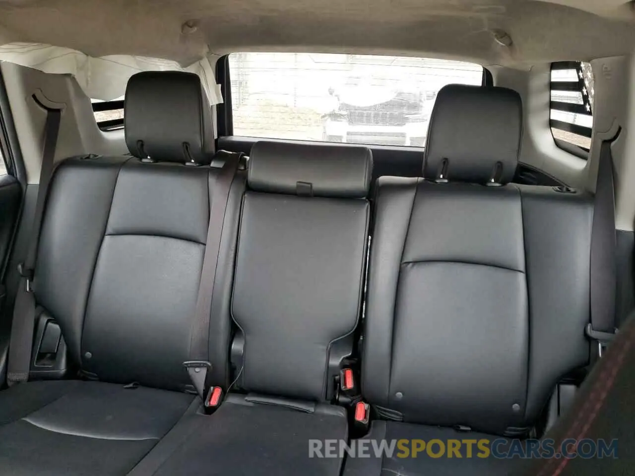 10 Photograph of a damaged car JTEBU5JR7K5695831 TOYOTA 4RUNNER 2019
