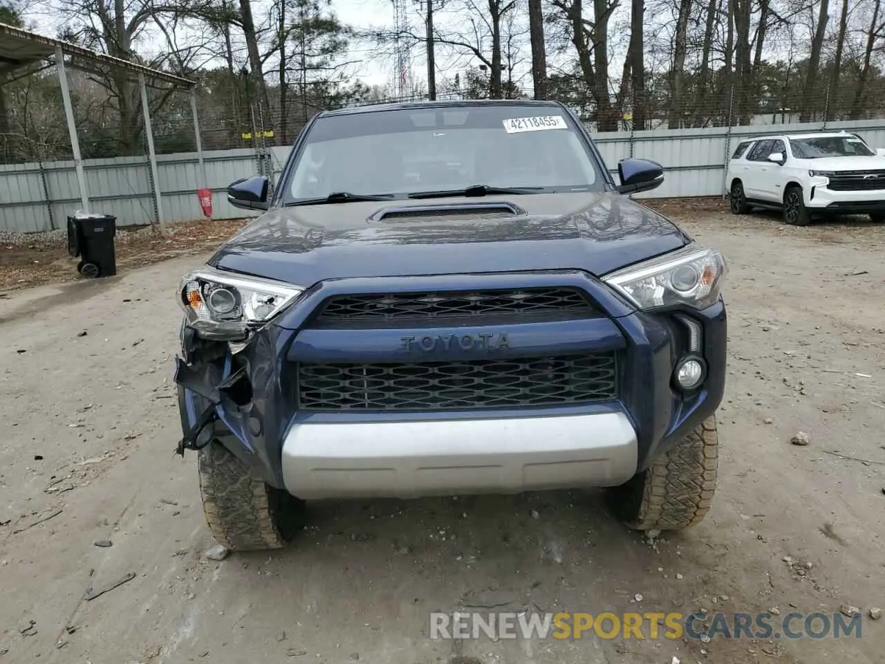5 Photograph of a damaged car JTEBU5JR7K5695831 TOYOTA 4RUNNER 2019