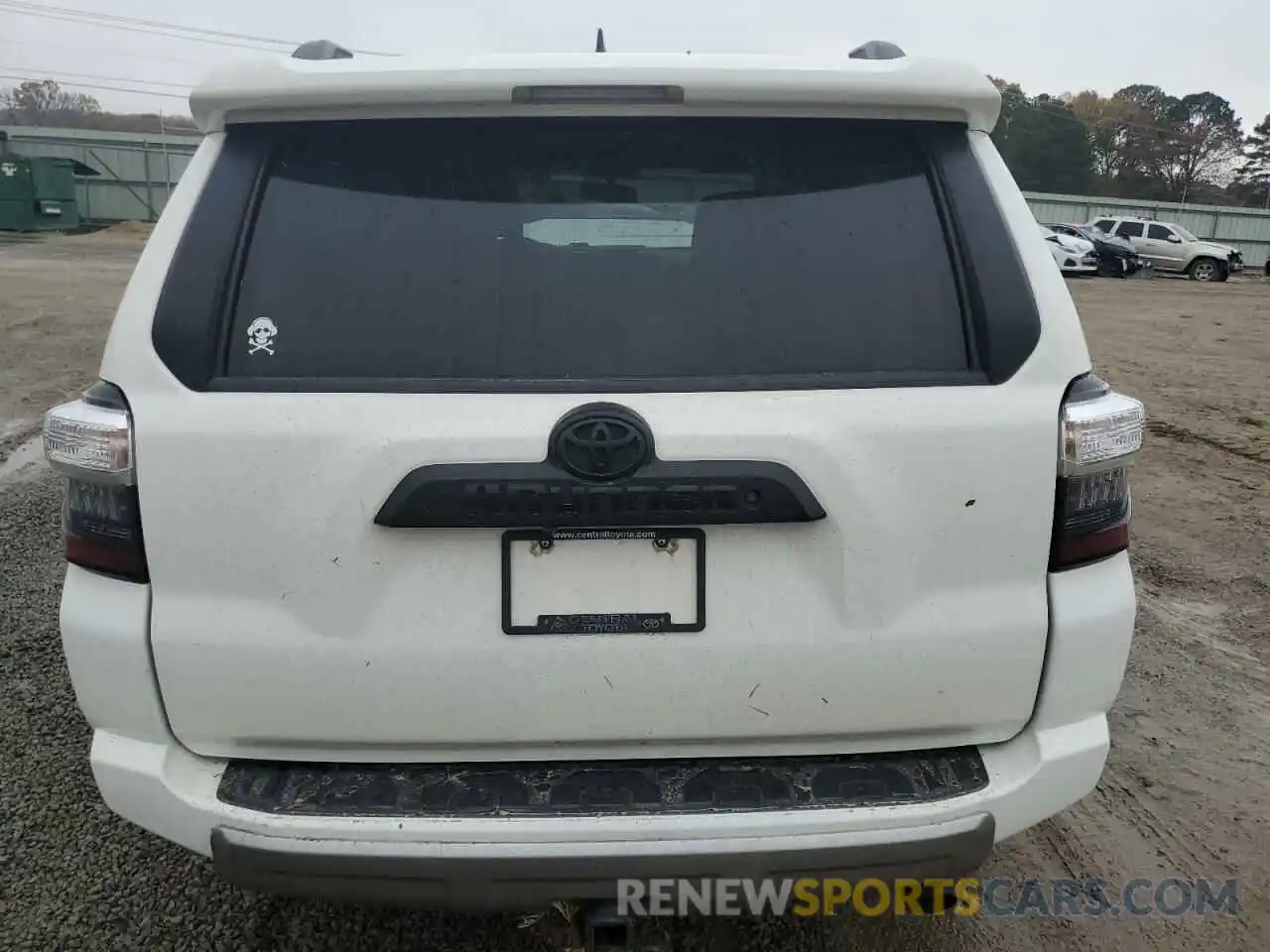 6 Photograph of a damaged car JTEBU5JR7K5698258 TOYOTA 4RUNNER 2019