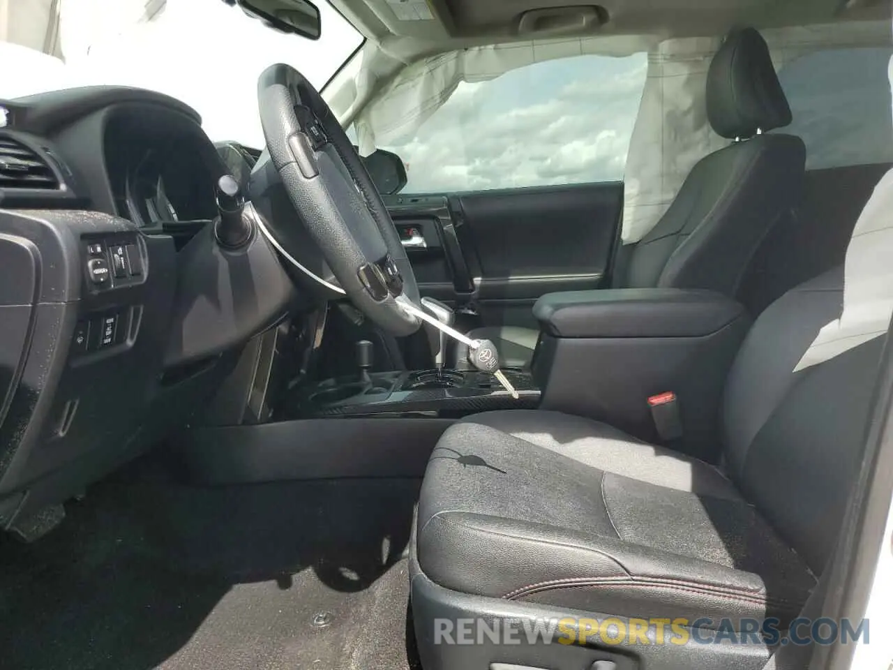 7 Photograph of a damaged car JTEBU5JR7K5703538 TOYOTA 4RUNNER 2019