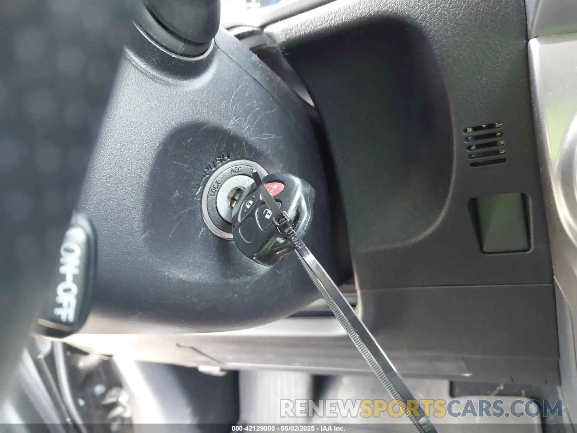 11 Photograph of a damaged car JTEBU5JR7K5710800 TOYOTA 4RUNNER 2019