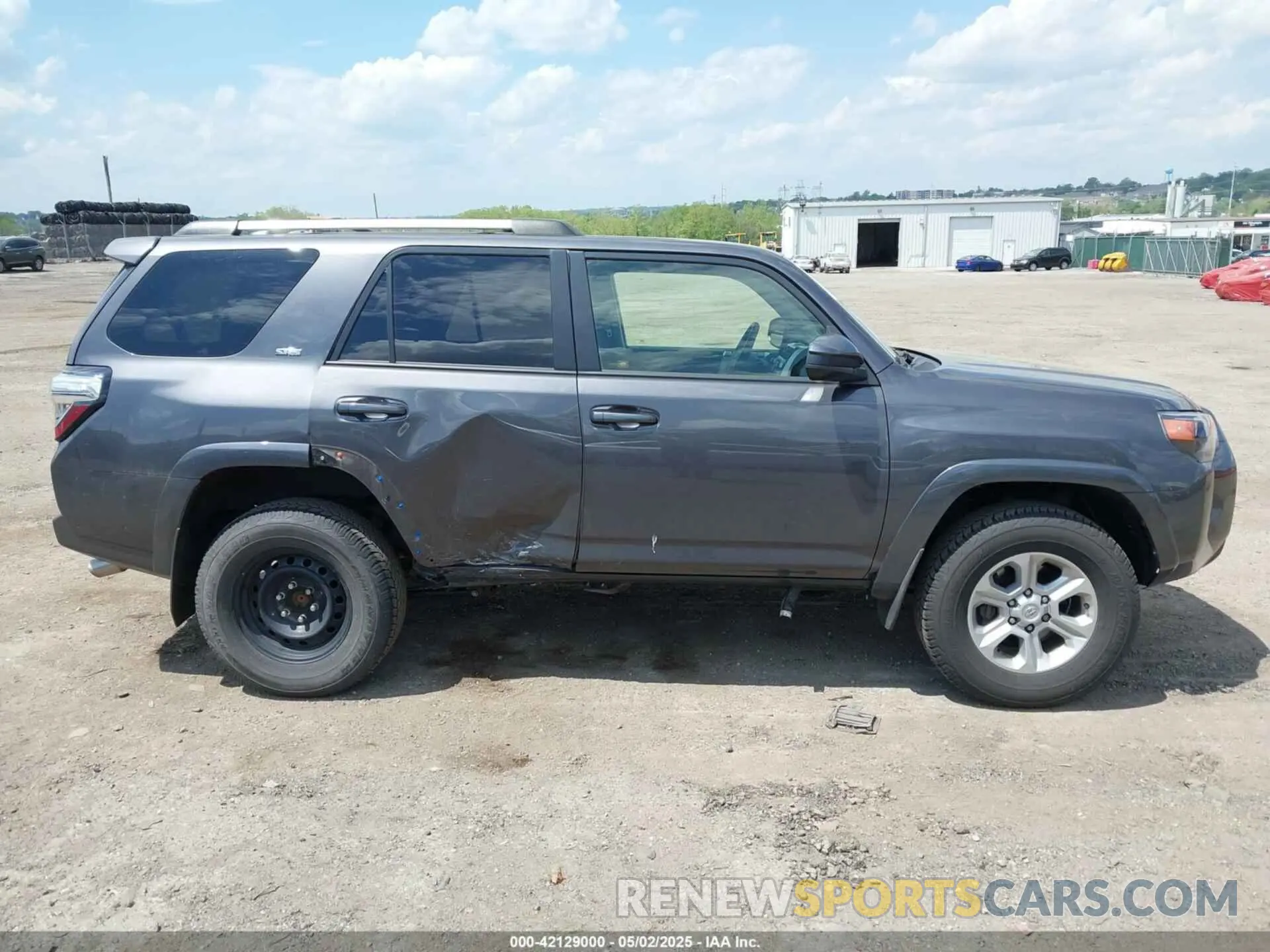 14 Photograph of a damaged car JTEBU5JR7K5710800 TOYOTA 4RUNNER 2019
