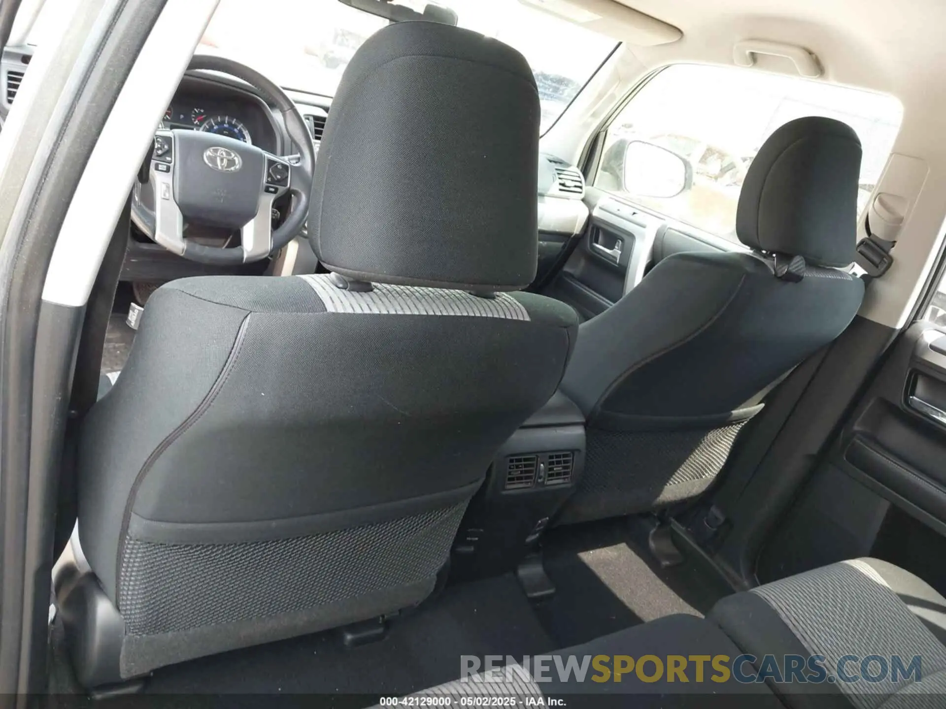 20 Photograph of a damaged car JTEBU5JR7K5710800 TOYOTA 4RUNNER 2019