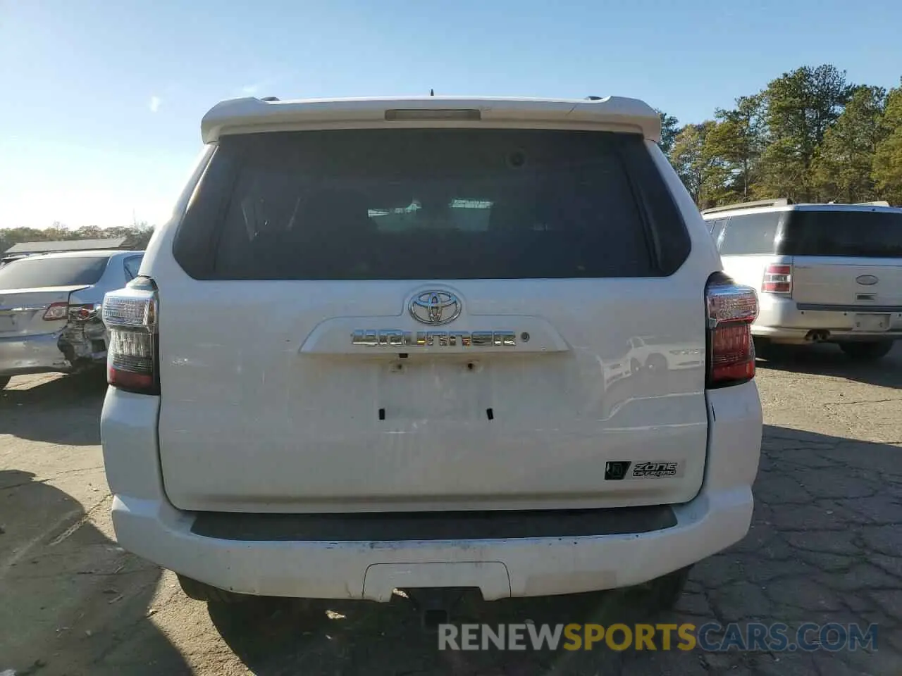 6 Photograph of a damaged car JTEBU5JR7K5713633 TOYOTA 4RUNNER 2019