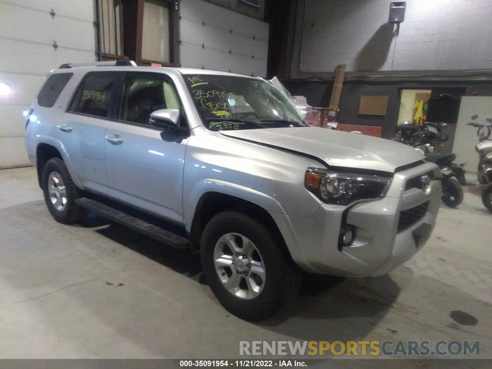 1 Photograph of a damaged car JTEBU5JR7K5725135 TOYOTA 4RUNNER 2019