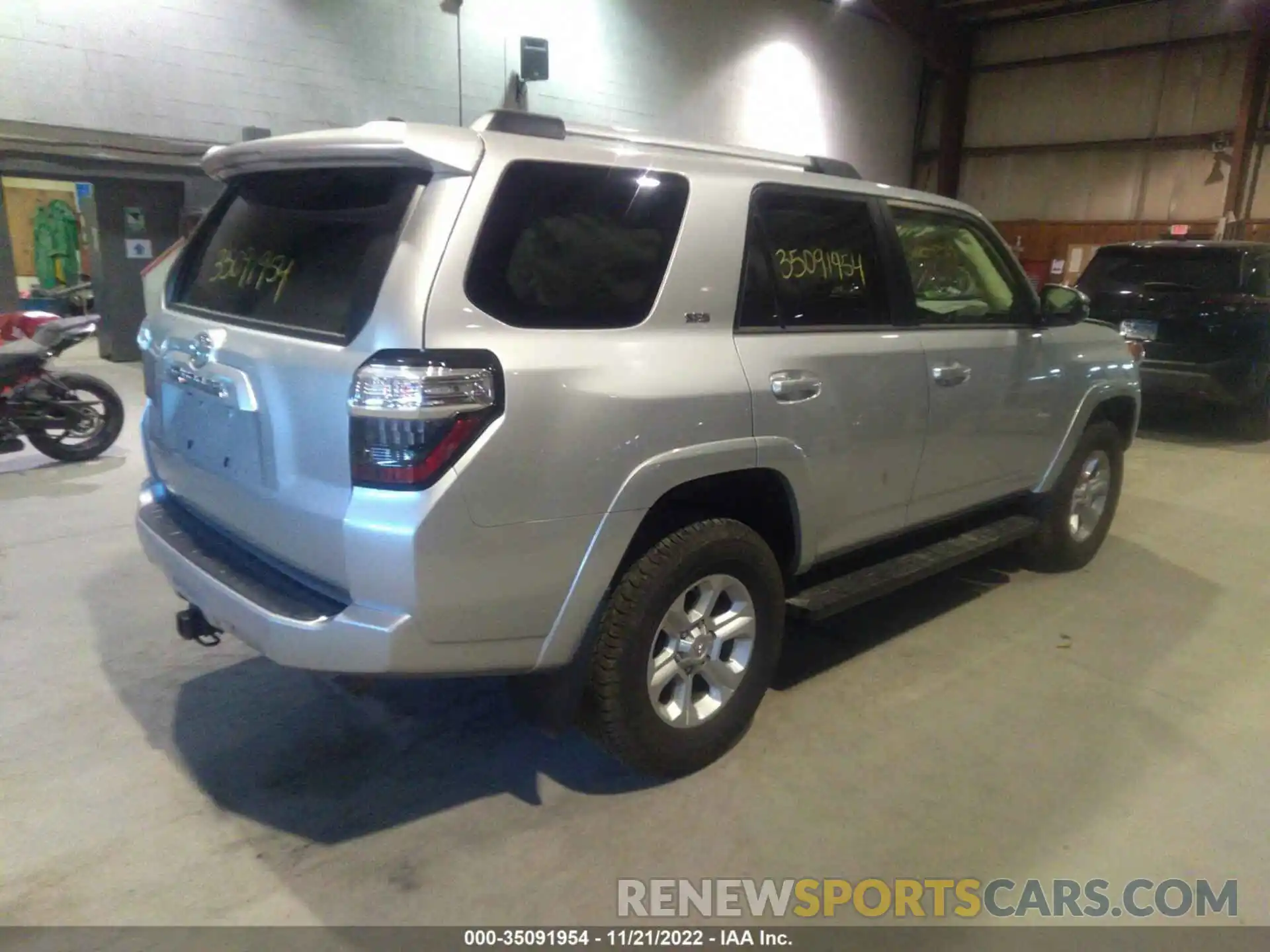 4 Photograph of a damaged car JTEBU5JR7K5725135 TOYOTA 4RUNNER 2019