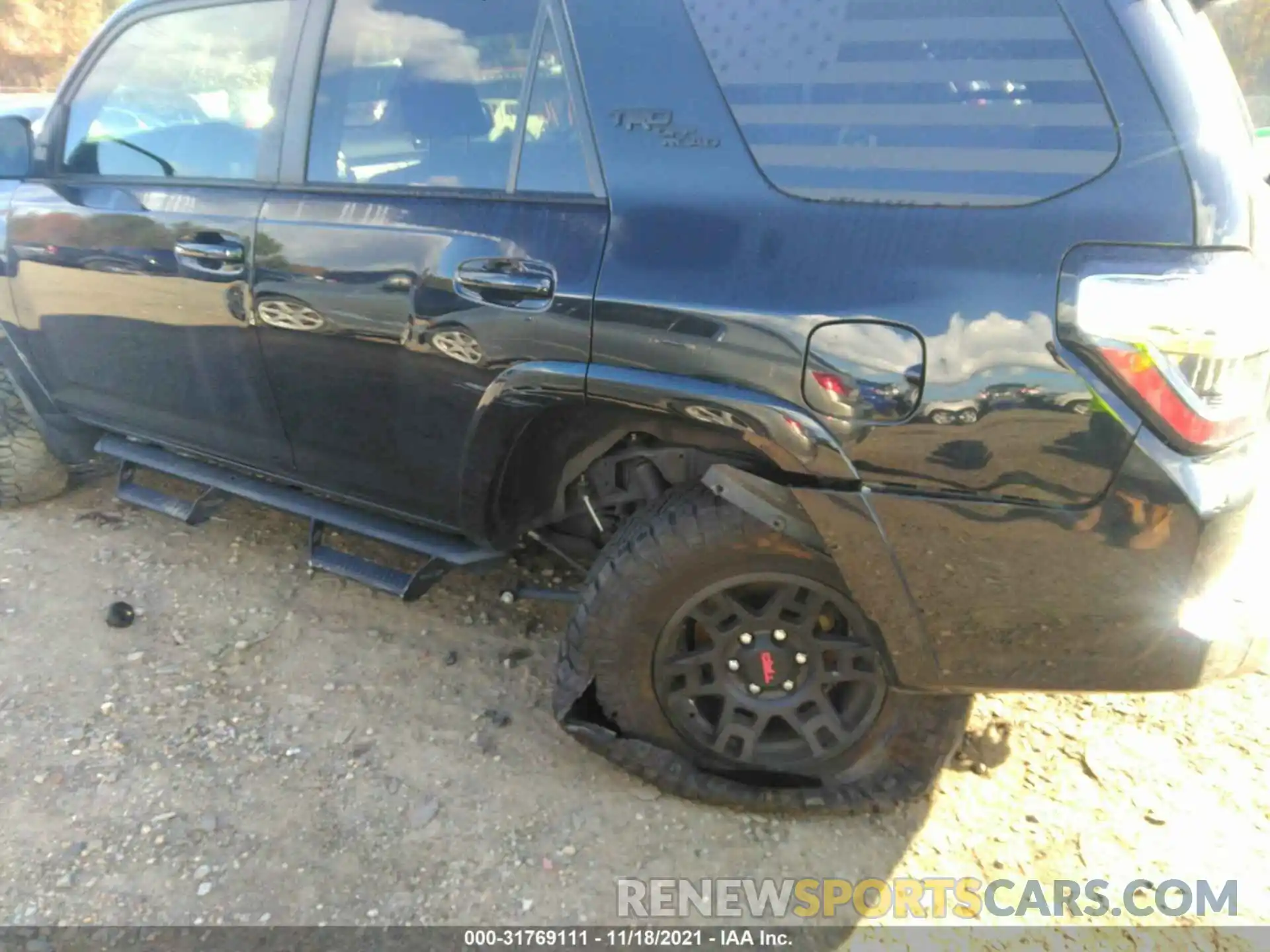 6 Photograph of a damaged car JTEBU5JR7K5732151 TOYOTA 4RUNNER 2019