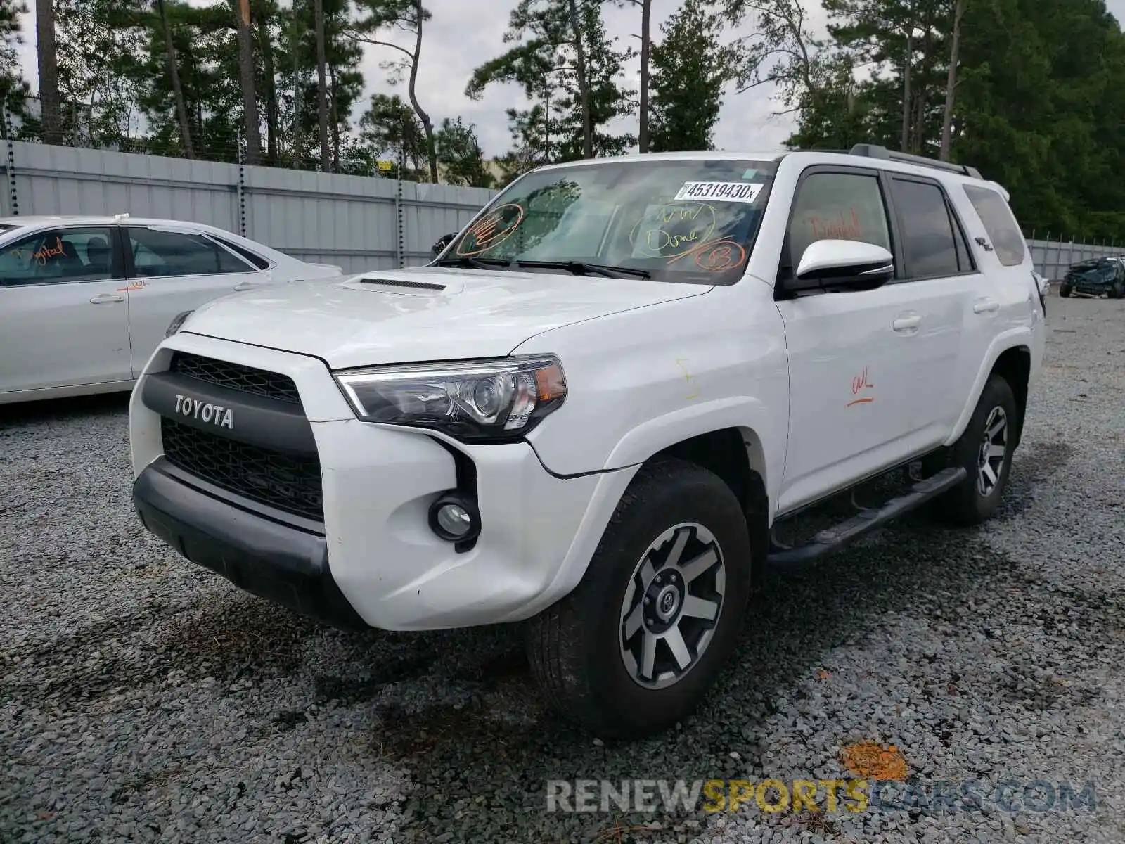 2 Photograph of a damaged car JTEBU5JR8K5611371 TOYOTA 4RUNNER 2019