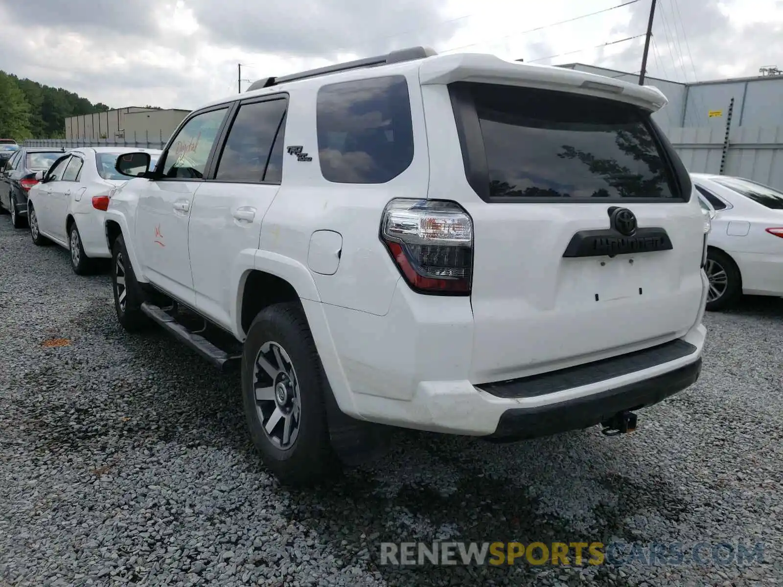 3 Photograph of a damaged car JTEBU5JR8K5611371 TOYOTA 4RUNNER 2019