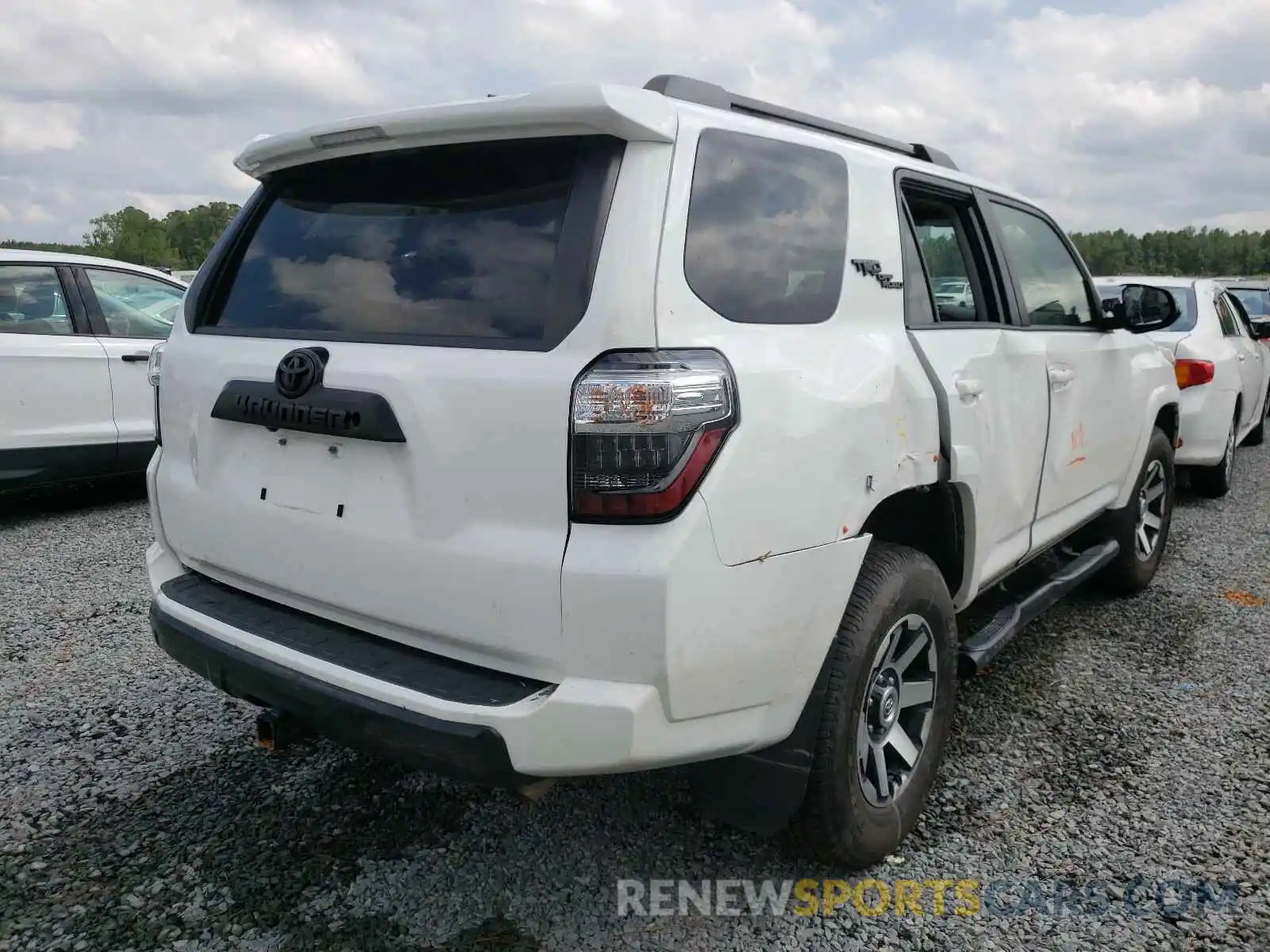 4 Photograph of a damaged car JTEBU5JR8K5611371 TOYOTA 4RUNNER 2019