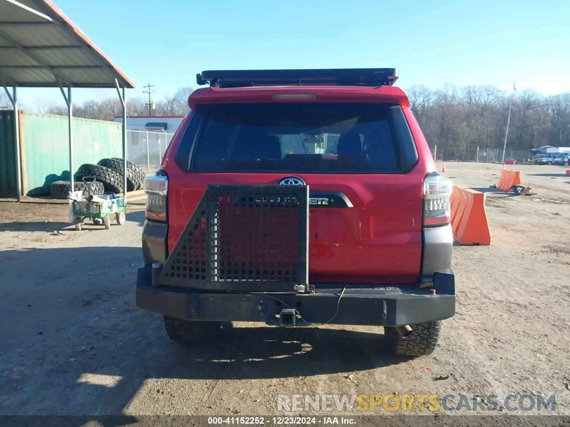 16 Photograph of a damaged car JTEBU5JR8K5615811 TOYOTA 4RUNNER 2019