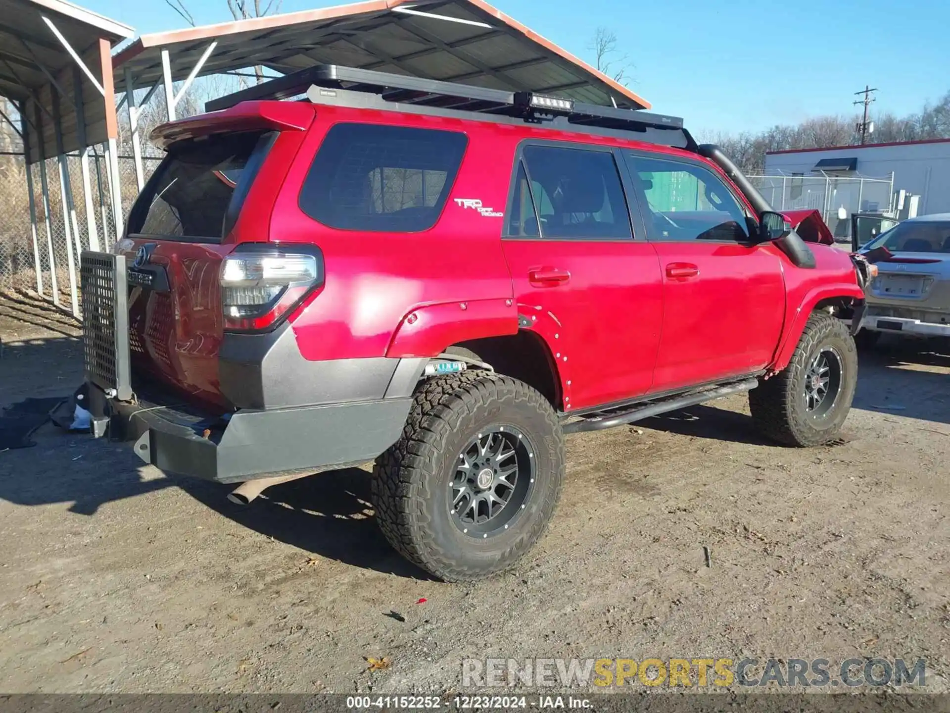 4 Photograph of a damaged car JTEBU5JR8K5615811 TOYOTA 4RUNNER 2019