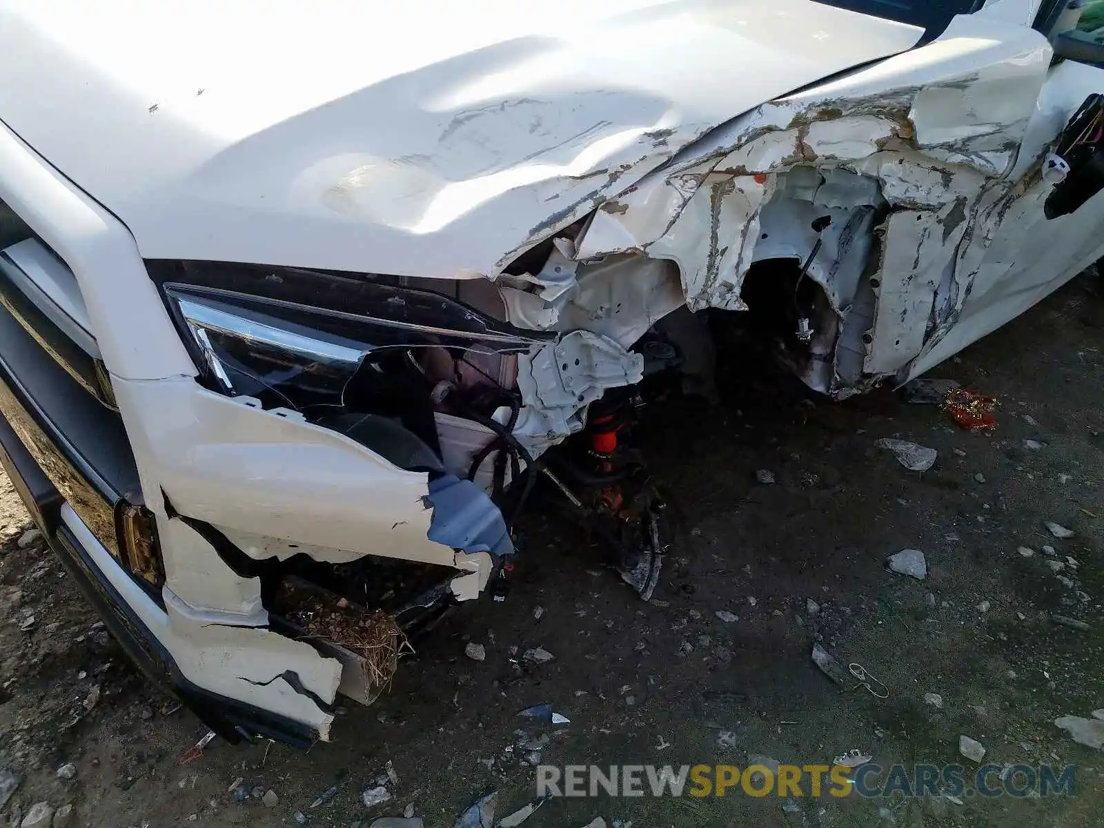 9 Photograph of a damaged car JTEBU5JR8K5626484 TOYOTA 4RUNNER 2019