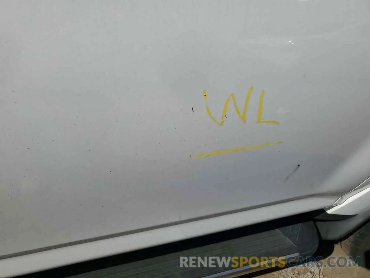 13 Photograph of a damaged car JTEBU5JR8K5628378 TOYOTA 4RUNNER 2019