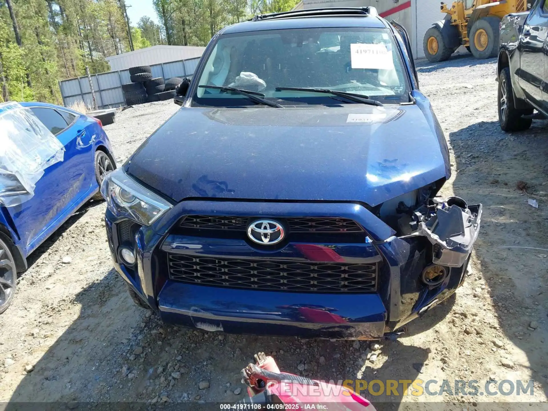 11 Photograph of a damaged car JTEBU5JR8K5644290 TOYOTA 4RUNNER 2019