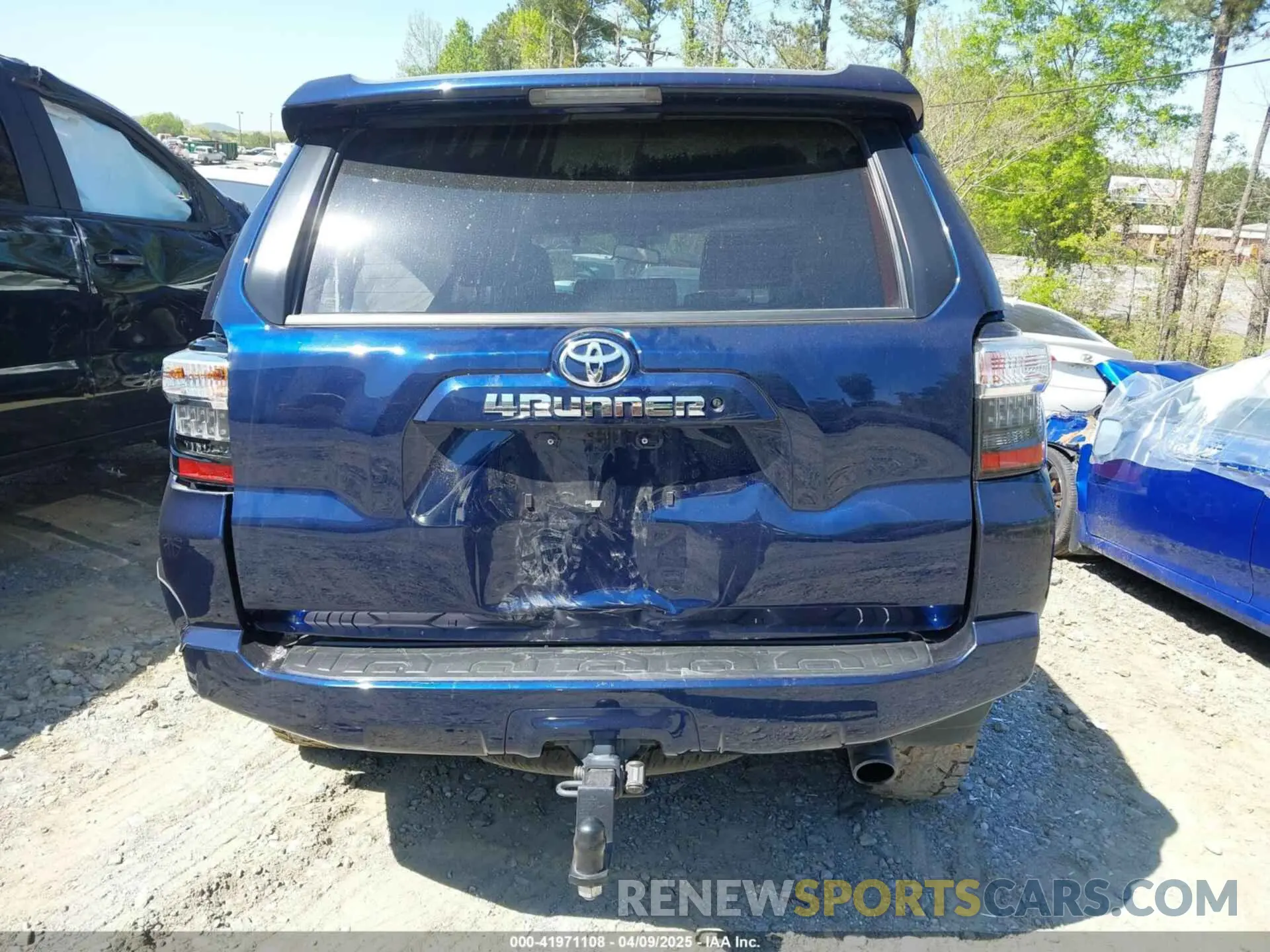 15 Photograph of a damaged car JTEBU5JR8K5644290 TOYOTA 4RUNNER 2019