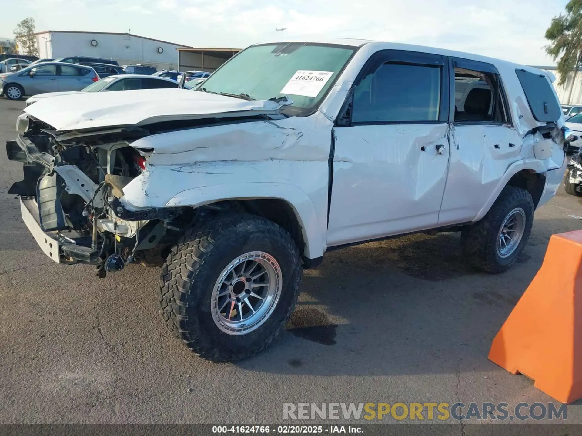 2 Photograph of a damaged car JTEBU5JR8K5644399 TOYOTA 4RUNNER 2019