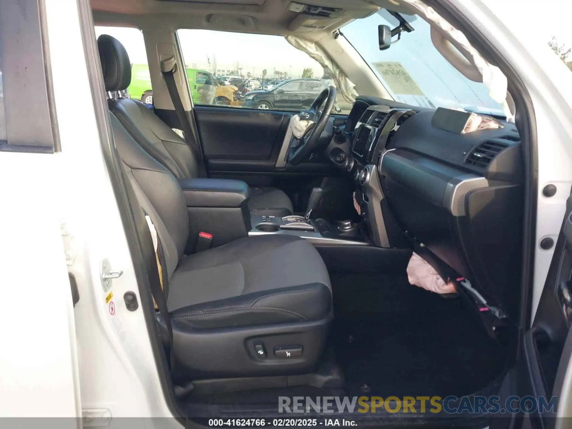 5 Photograph of a damaged car JTEBU5JR8K5644399 TOYOTA 4RUNNER 2019