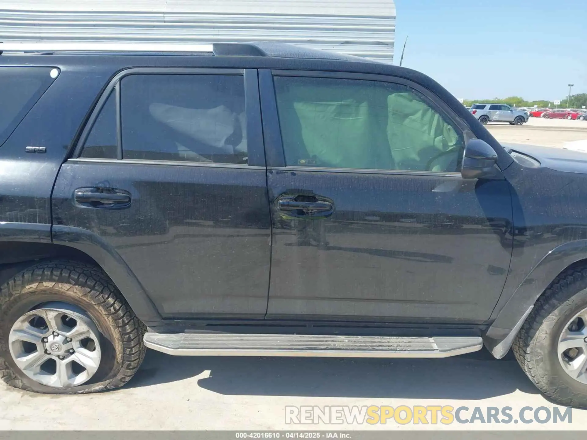 13 Photograph of a damaged car JTEBU5JR8K5648338 TOYOTA 4RUNNER 2019