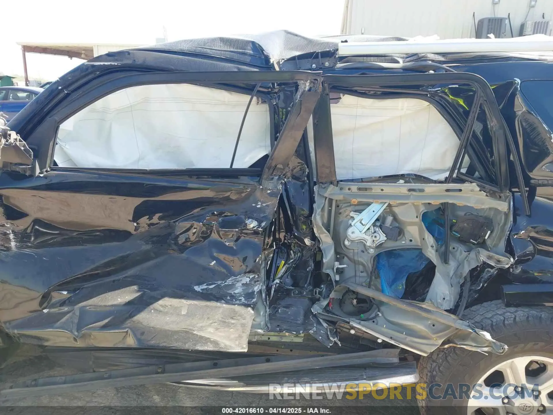 14 Photograph of a damaged car JTEBU5JR8K5648338 TOYOTA 4RUNNER 2019