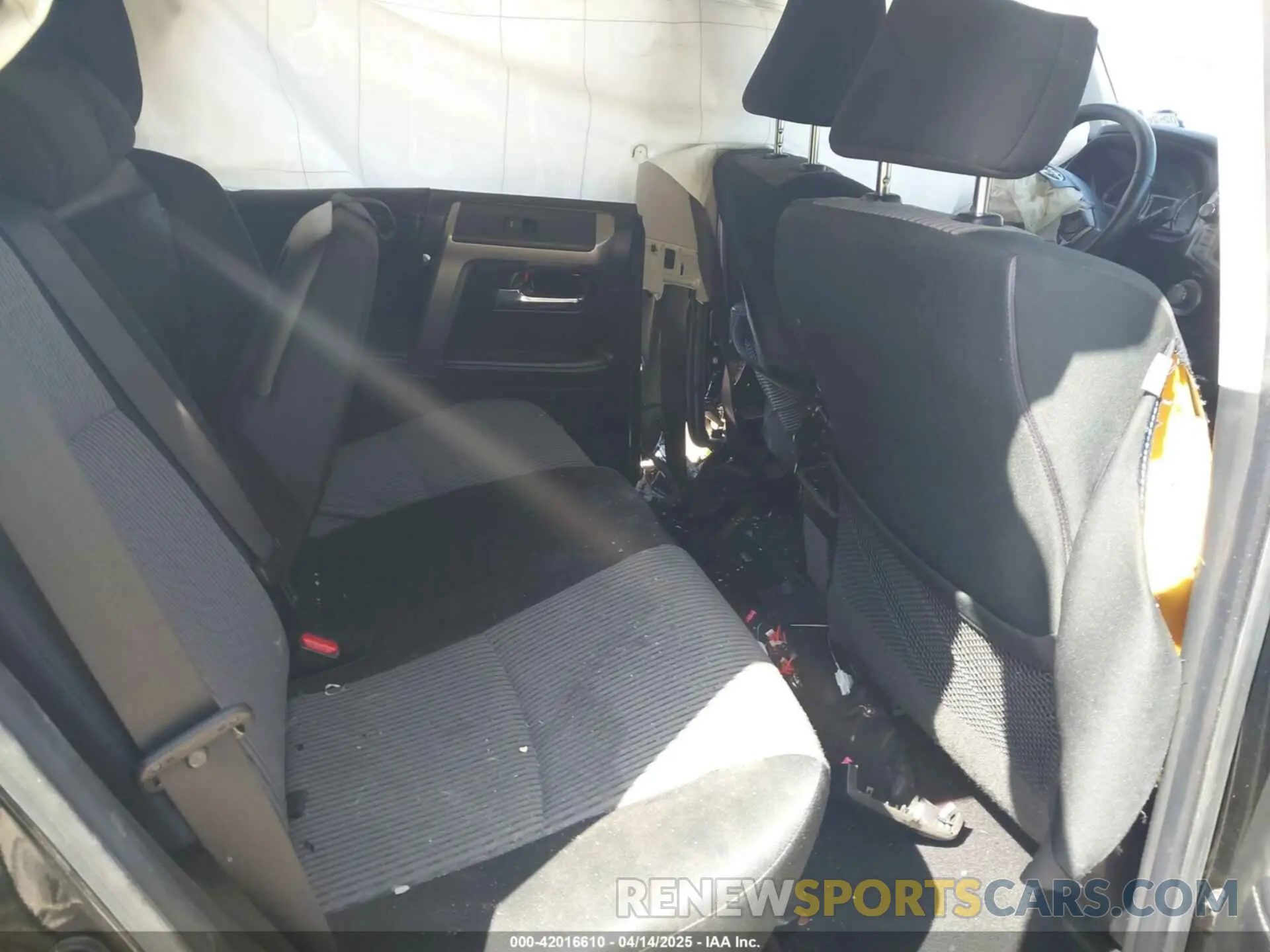 8 Photograph of a damaged car JTEBU5JR8K5648338 TOYOTA 4RUNNER 2019