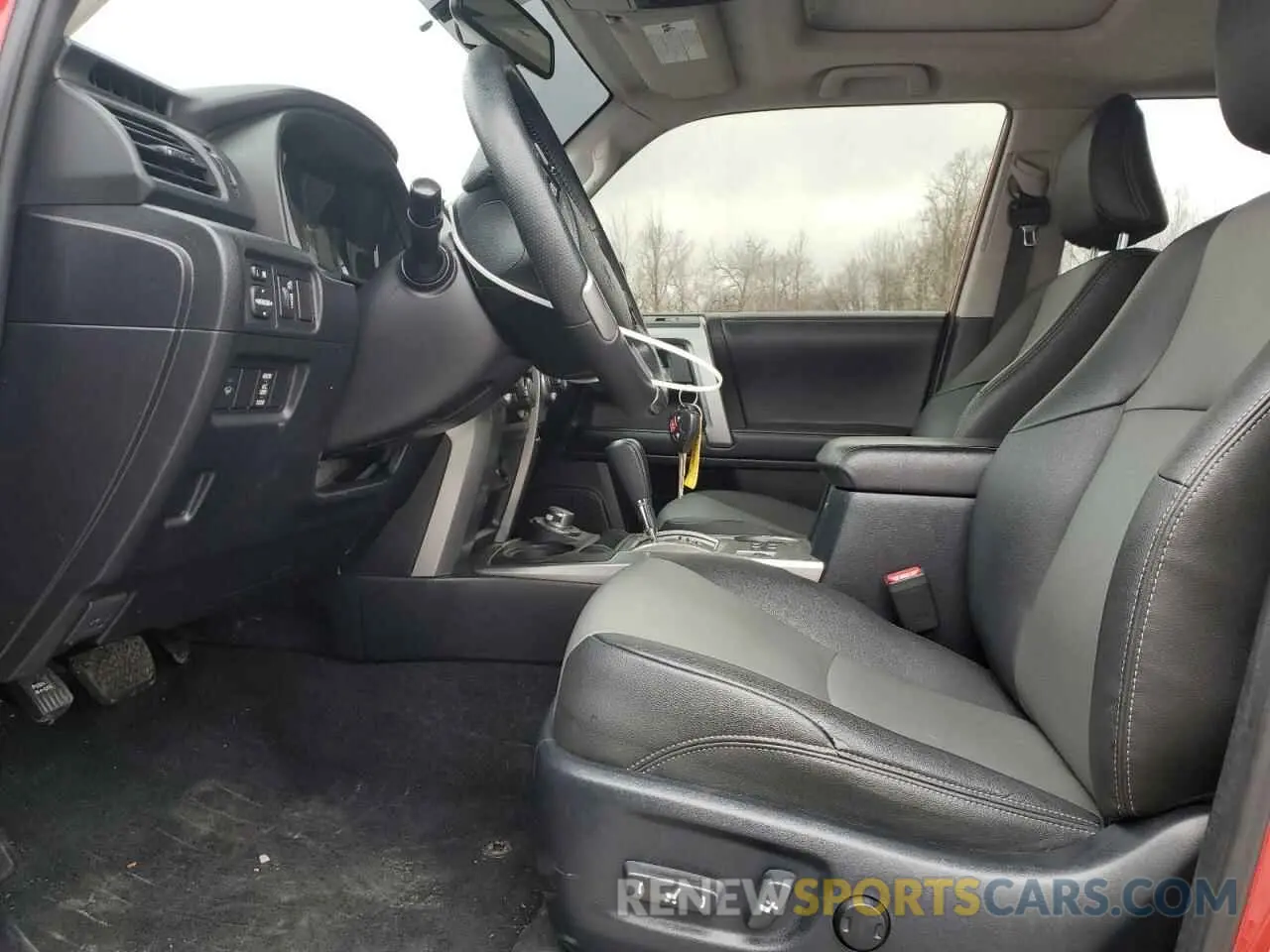 7 Photograph of a damaged car JTEBU5JR8K5664328 TOYOTA 4RUNNER 2019