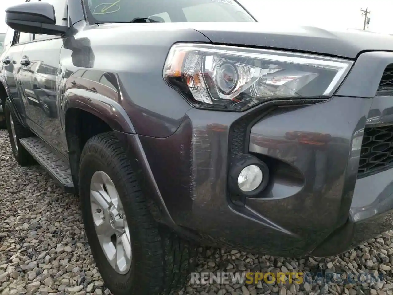 9 Photograph of a damaged car JTEBU5JR8K5678875 TOYOTA 4RUNNER 2019