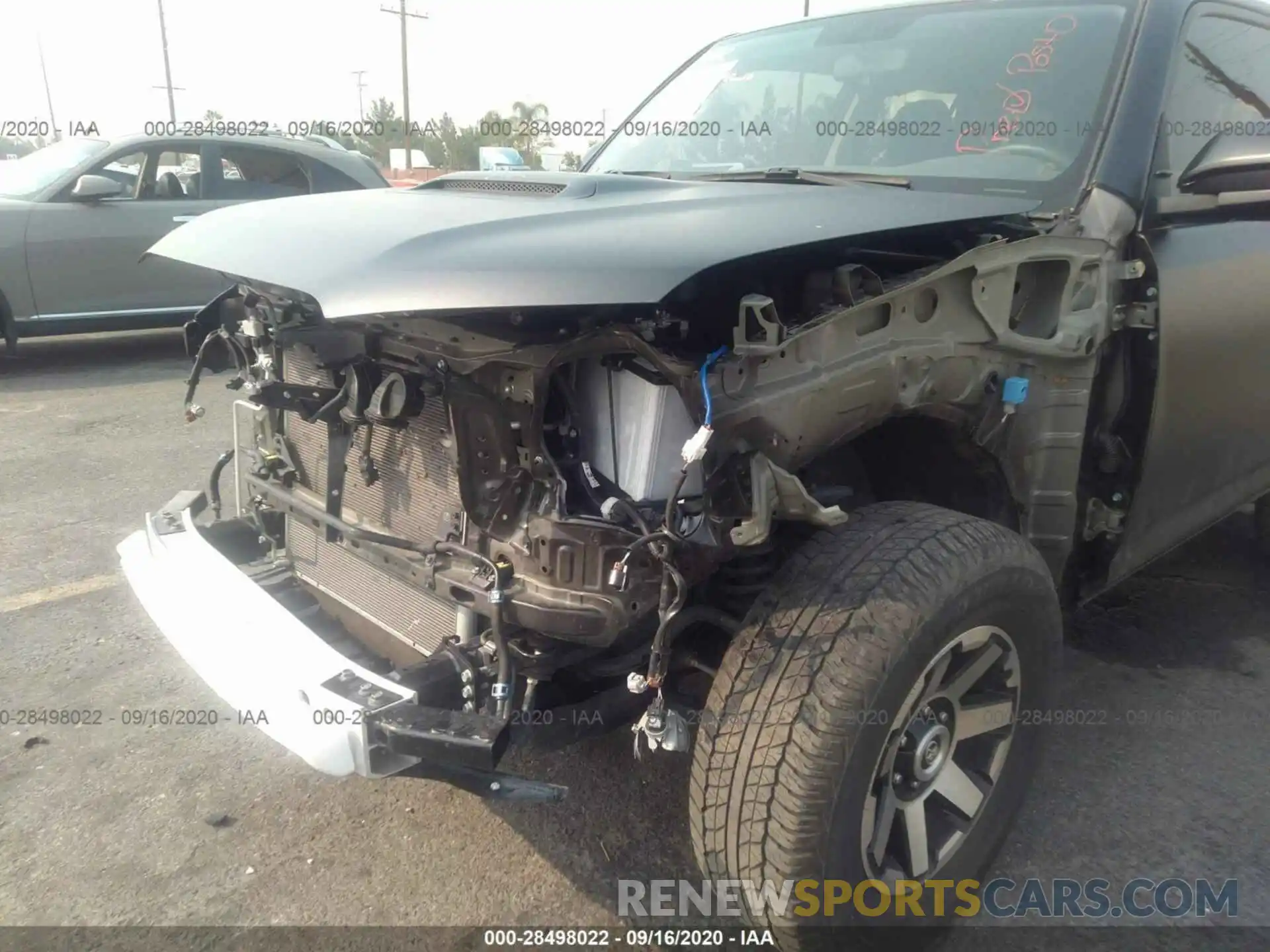 6 Photograph of a damaged car JTEBU5JR8K5681002 TOYOTA 4RUNNER 2019