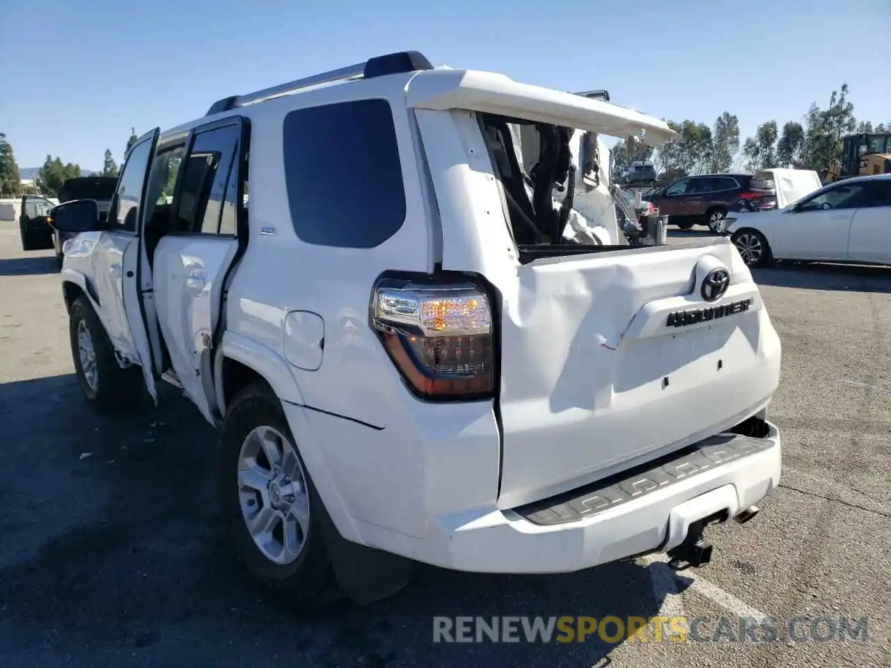 3 Photograph of a damaged car JTEBU5JR8K5686880 TOYOTA 4RUNNER 2019