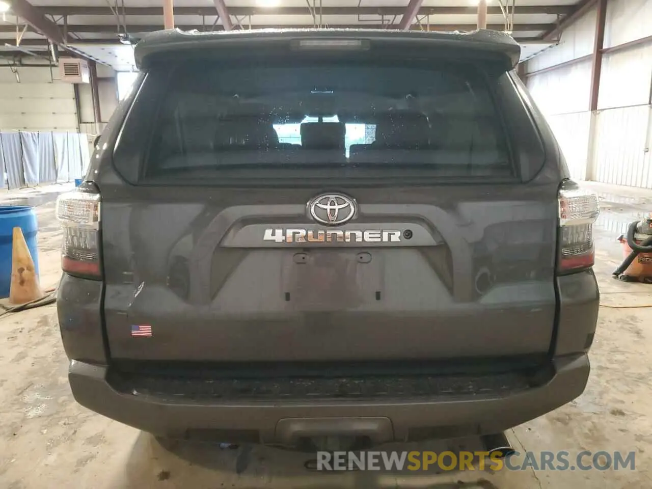6 Photograph of a damaged car JTEBU5JR8K5694381 TOYOTA 4RUNNER 2019
