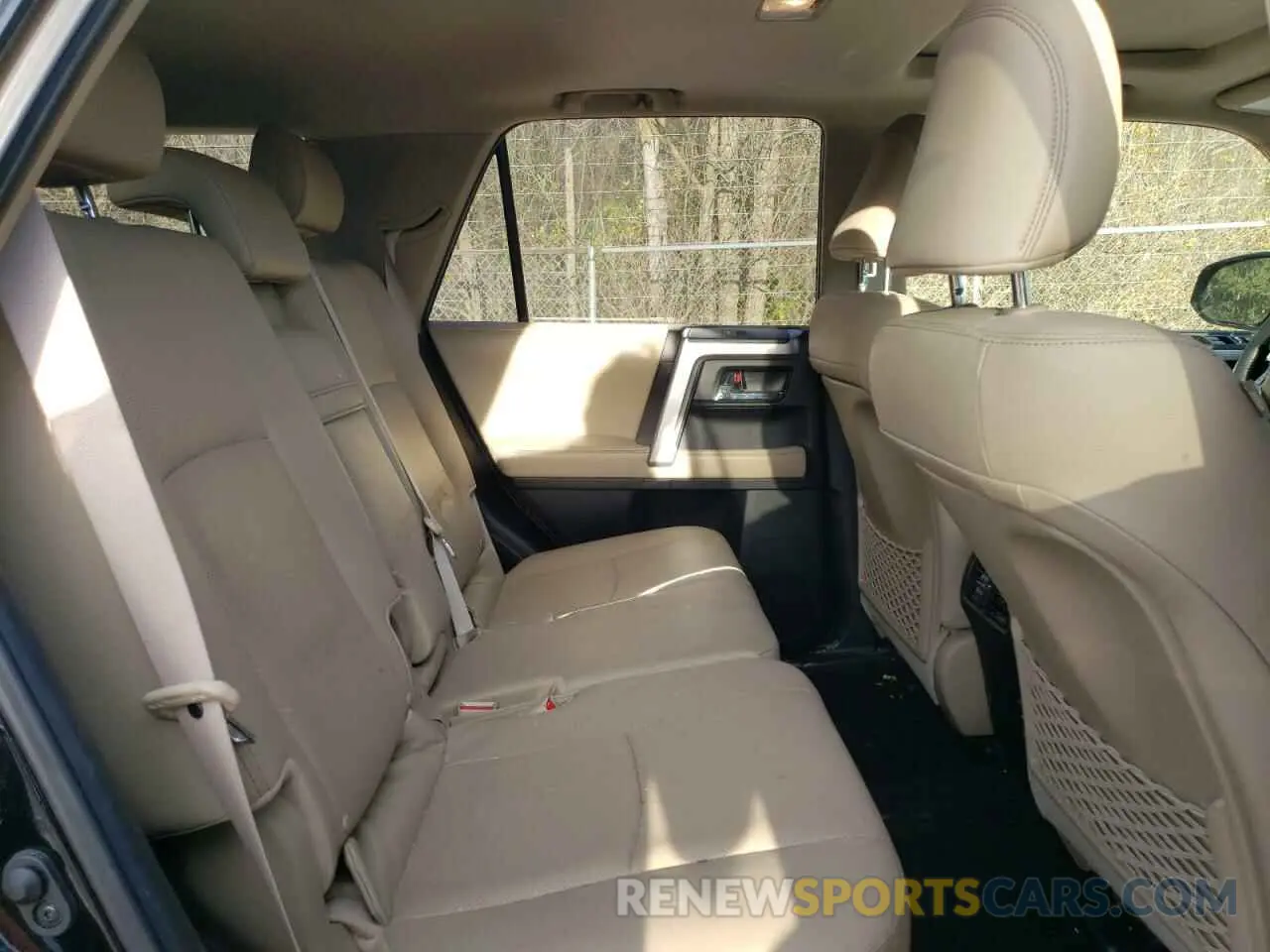 11 Photograph of a damaged car JTEBU5JR8K5700194 TOYOTA 4RUNNER 2019