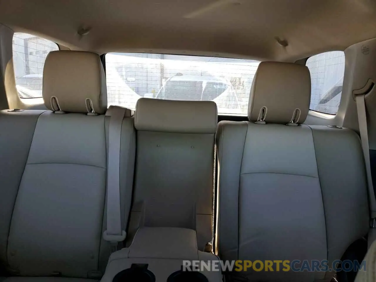 10 Photograph of a damaged car JTEBU5JR8K5703595 TOYOTA 4RUNNER 2019