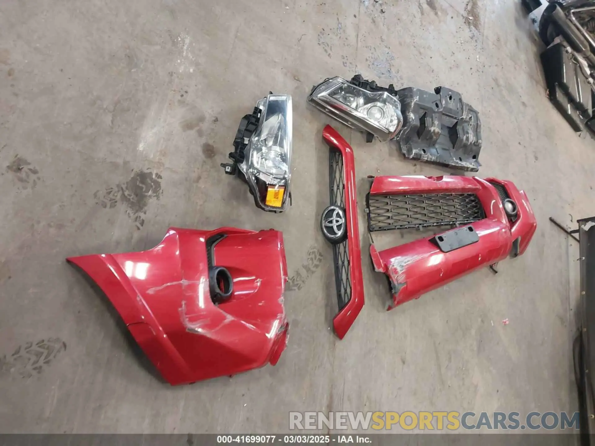 12 Photograph of a damaged car JTEBU5JR8K5705475 TOYOTA 4RUNNER 2019