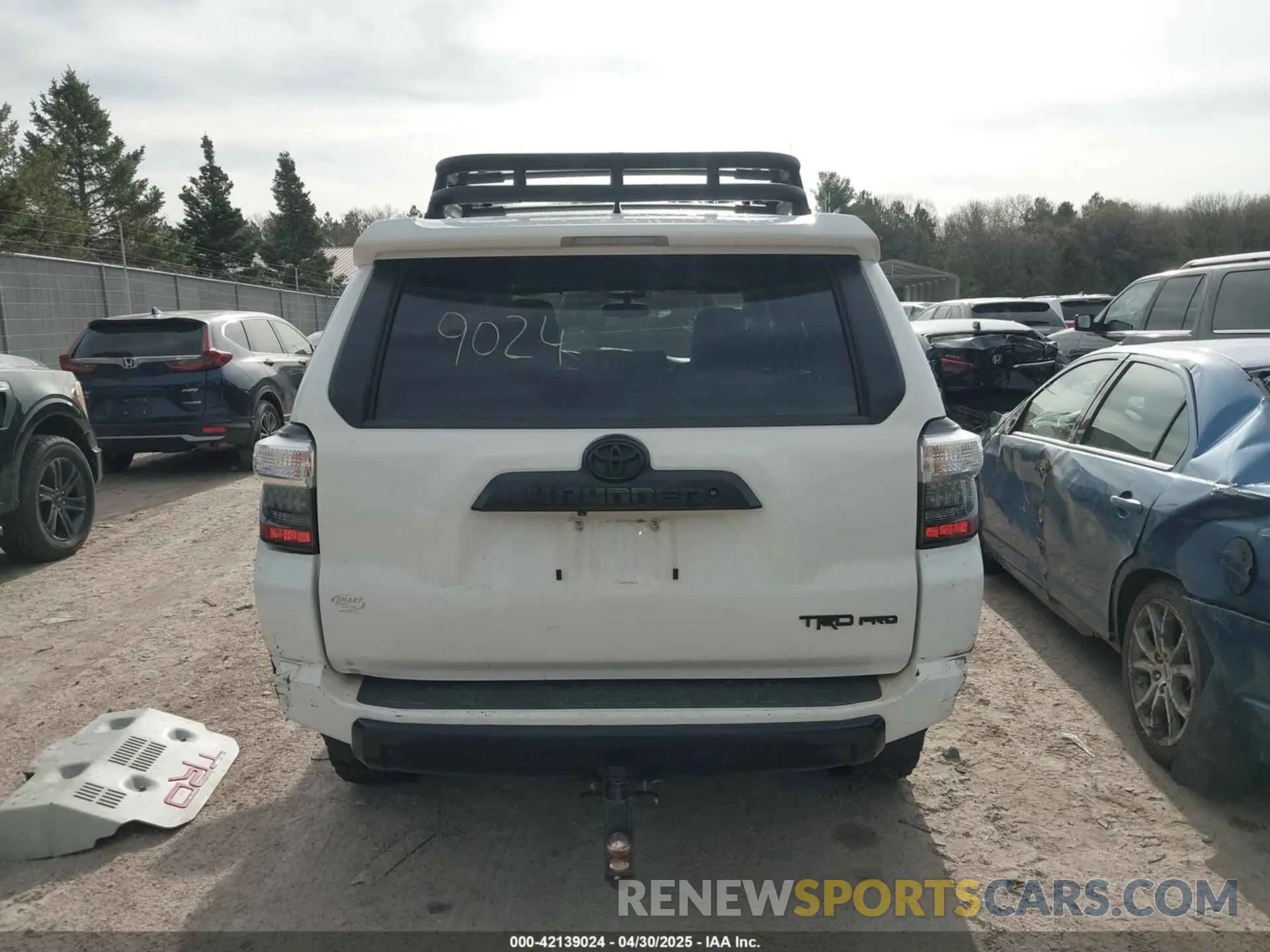 16 Photograph of a damaged car JTEBU5JR8K5710174 TOYOTA 4RUNNER 2019