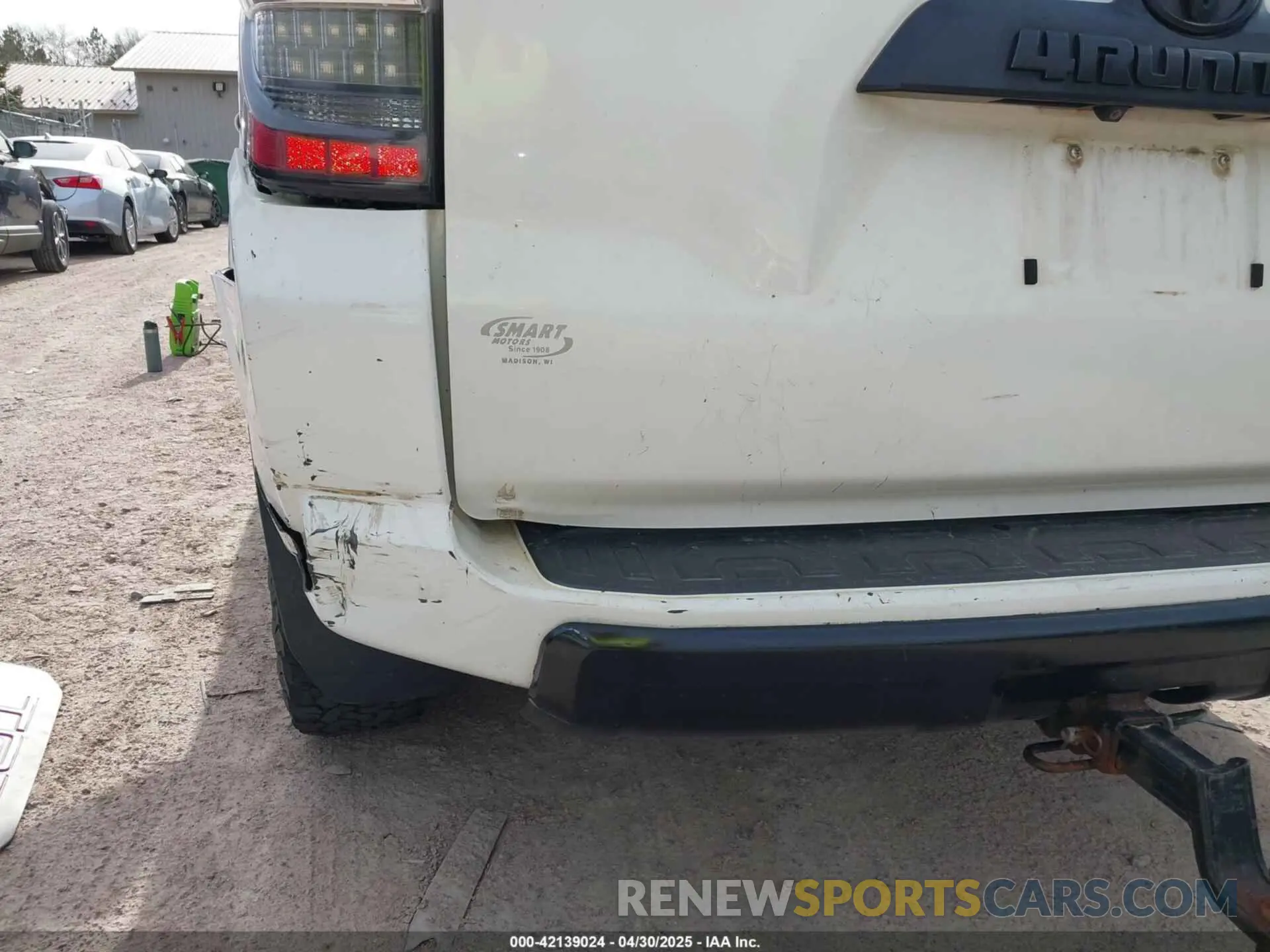 20 Photograph of a damaged car JTEBU5JR8K5710174 TOYOTA 4RUNNER 2019