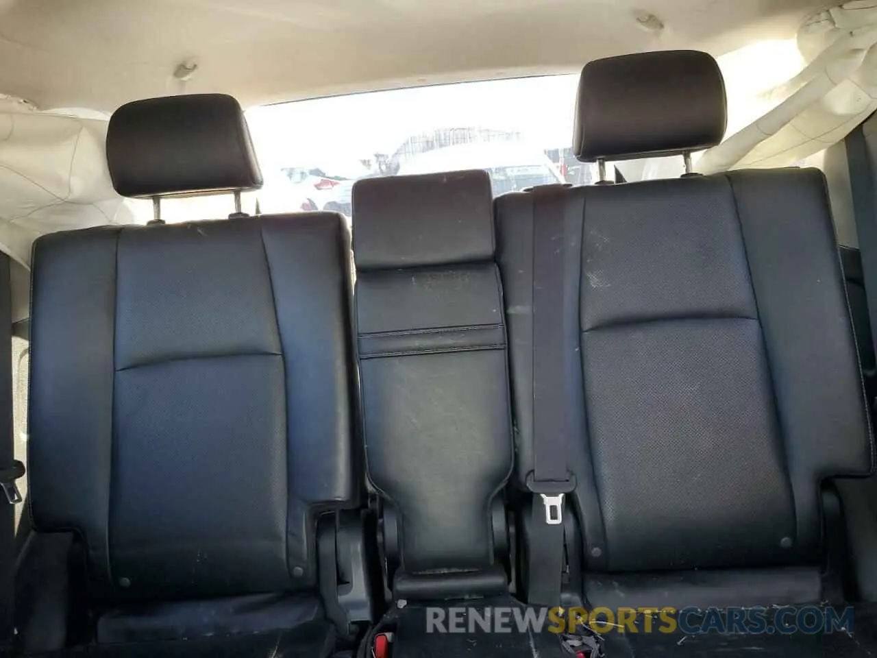 10 Photograph of a damaged car JTEBU5JR8K5724057 TOYOTA 4RUNNER 2019