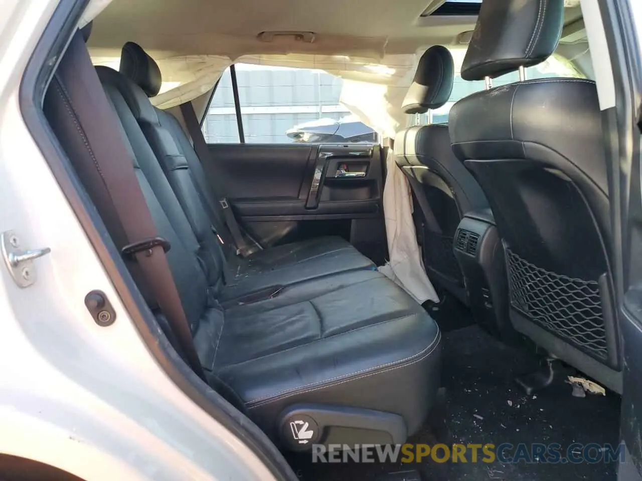 12 Photograph of a damaged car JTEBU5JR8K5724057 TOYOTA 4RUNNER 2019