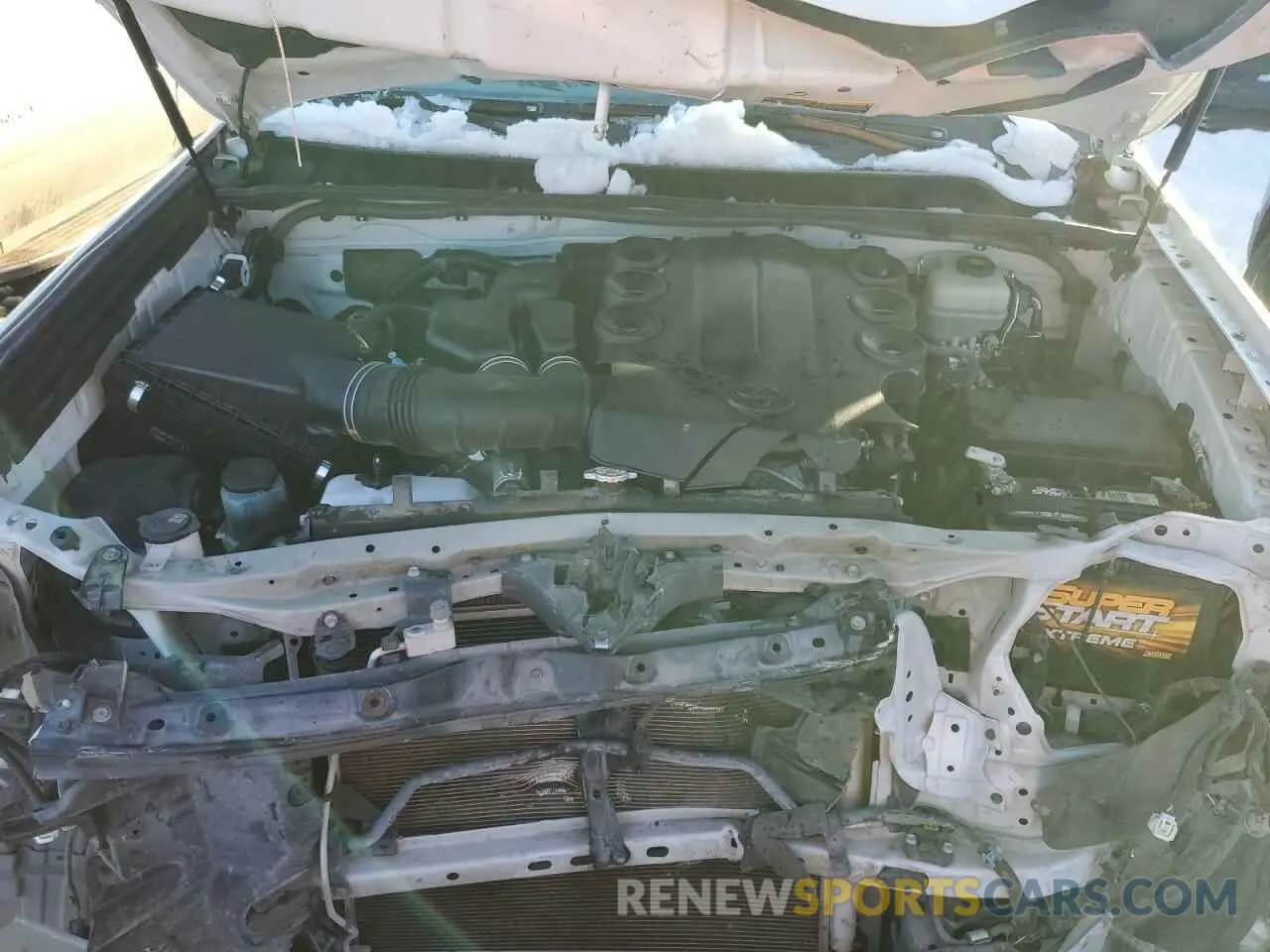 14 Photograph of a damaged car JTEBU5JR8K5724057 TOYOTA 4RUNNER 2019
