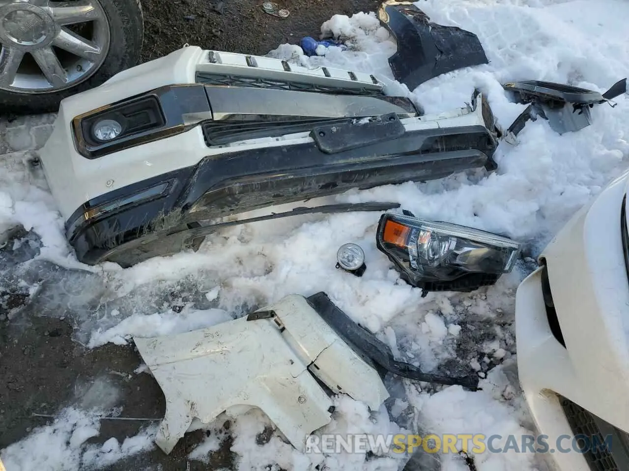 15 Photograph of a damaged car JTEBU5JR8K5724057 TOYOTA 4RUNNER 2019