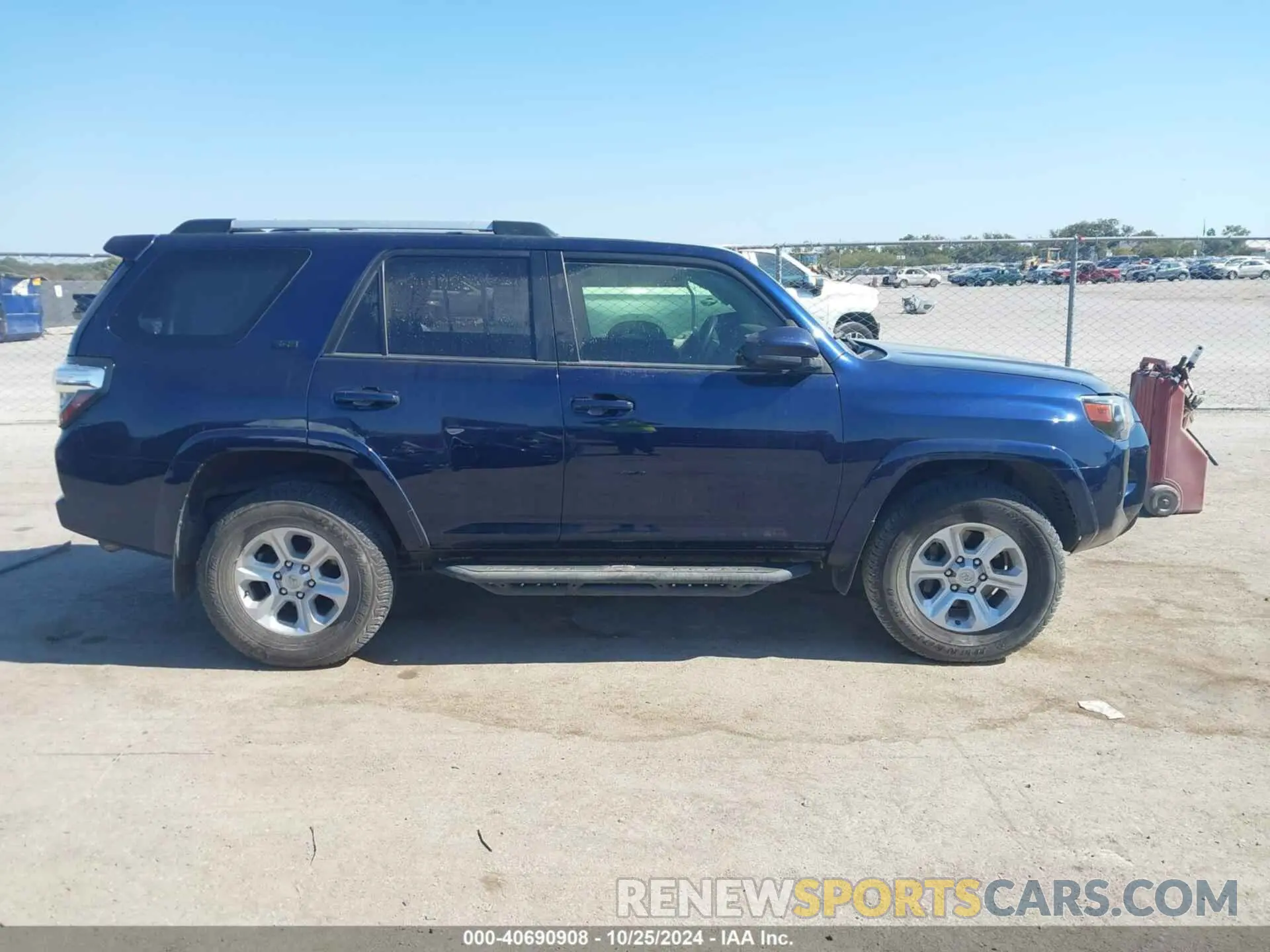 12 Photograph of a damaged car JTEBU5JR8K5732367 TOYOTA 4RUNNER 2019