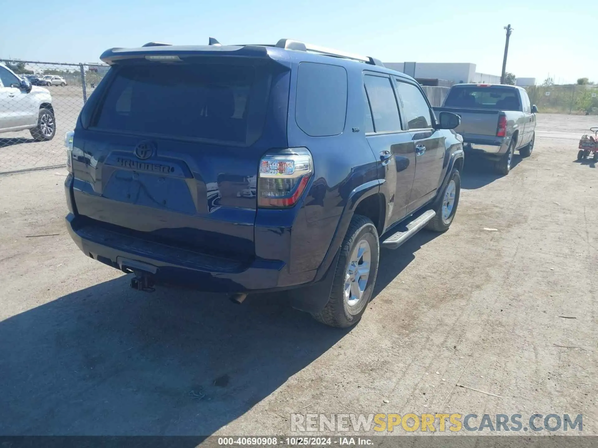 4 Photograph of a damaged car JTEBU5JR8K5732367 TOYOTA 4RUNNER 2019