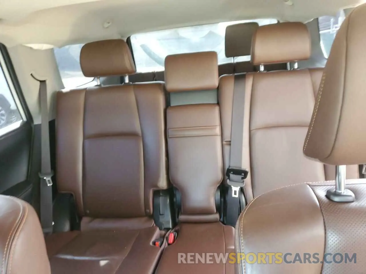 10 Photograph of a damaged car JTEBU5JR9K5631290 TOYOTA 4RUNNER 2019