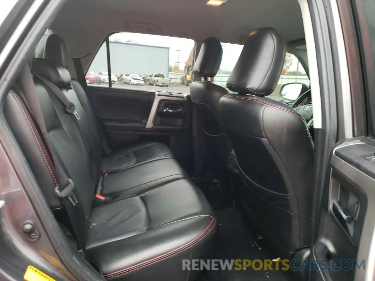 11 Photograph of a damaged car JTEBU5JR9K5632052 TOYOTA 4RUNNER 2019