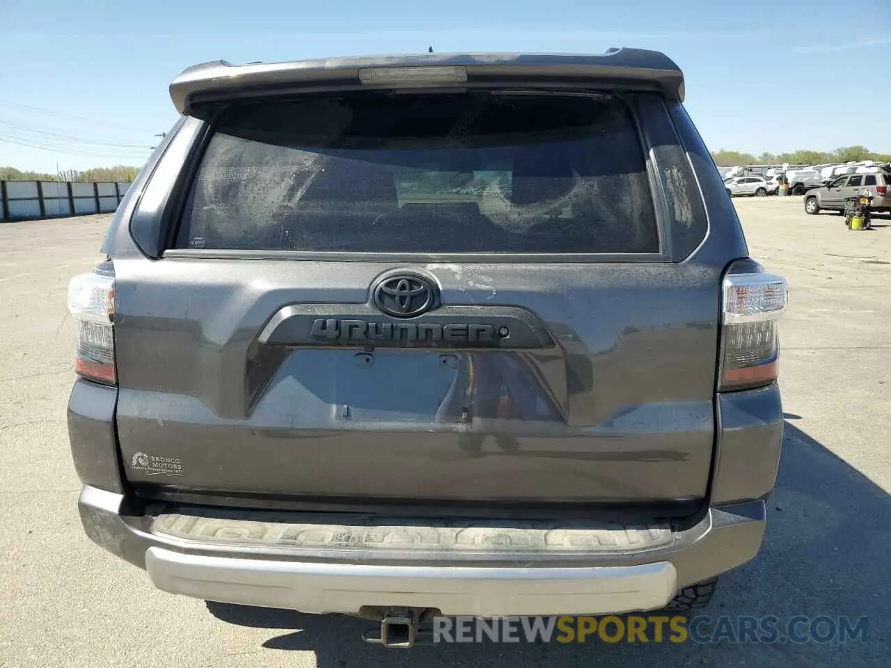 6 Photograph of a damaged car JTEBU5JR9K5634643 TOYOTA 4RUNNER 2019