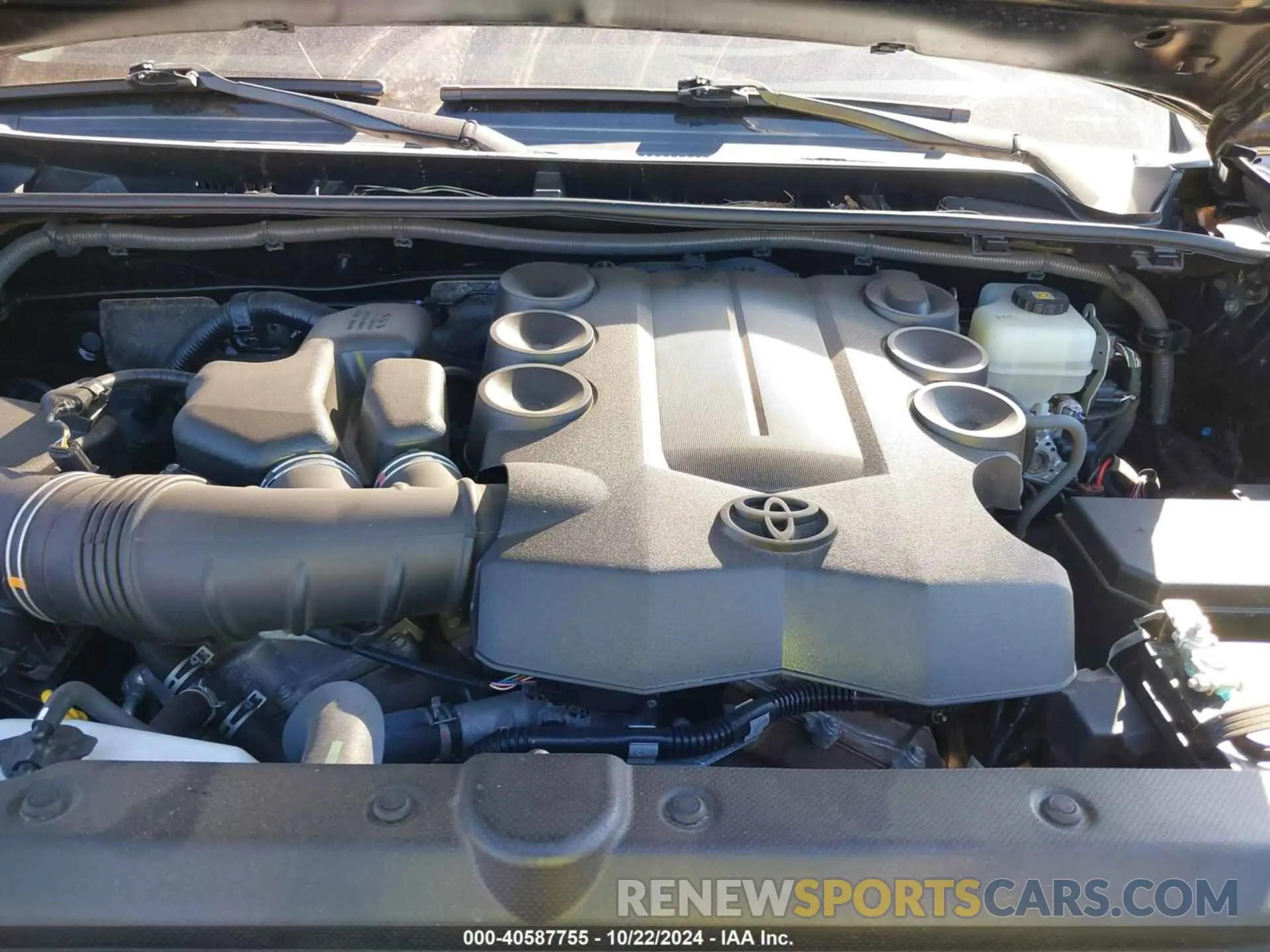 10 Photograph of a damaged car JTEBU5JR9K5660269 TOYOTA 4RUNNER 2019